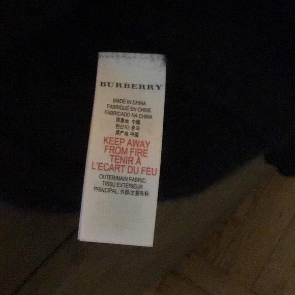 Authentic Burberry cashmere sweater💕 - Picture 4 of 7